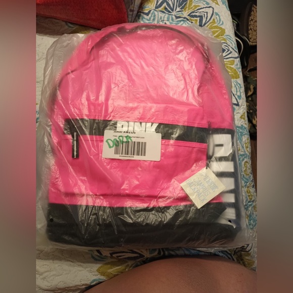 Backpacks - Picture 6 of 7